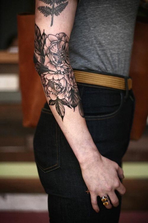 flower-plant-botanical-tattoos-alice-carrier-87